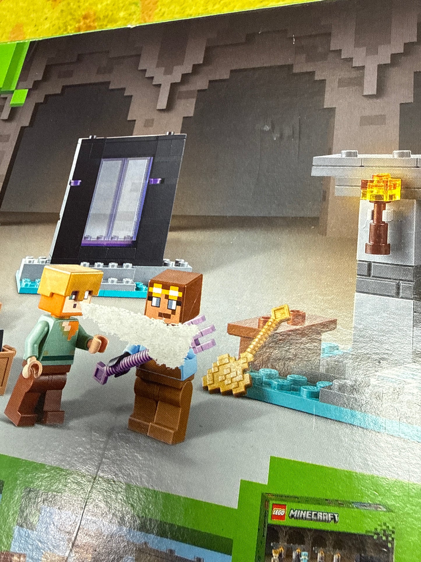 Minecraft The Armory Lego 21252 (New)