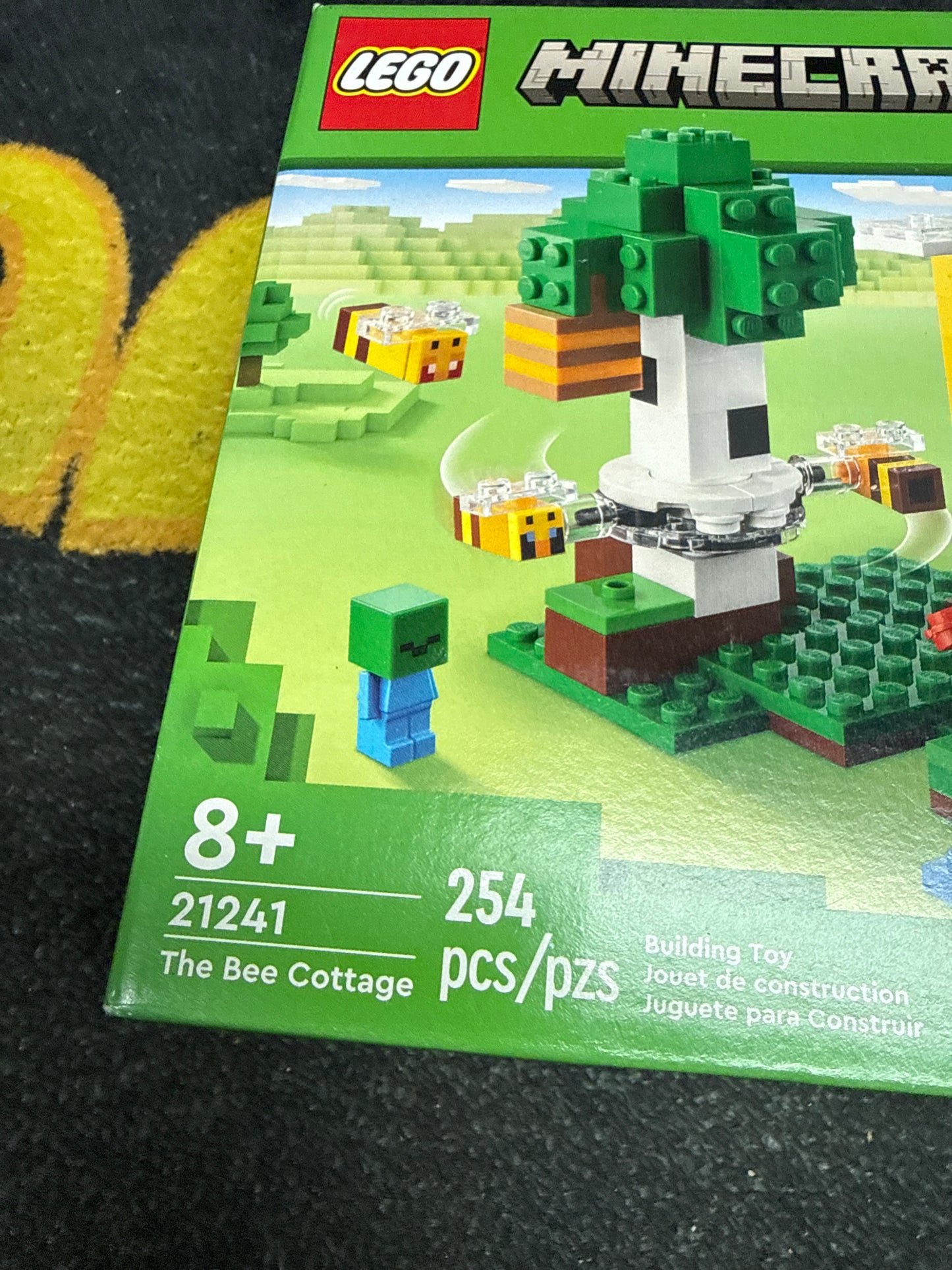 Minecraft The Bee Cottage Lego 21241 (New)