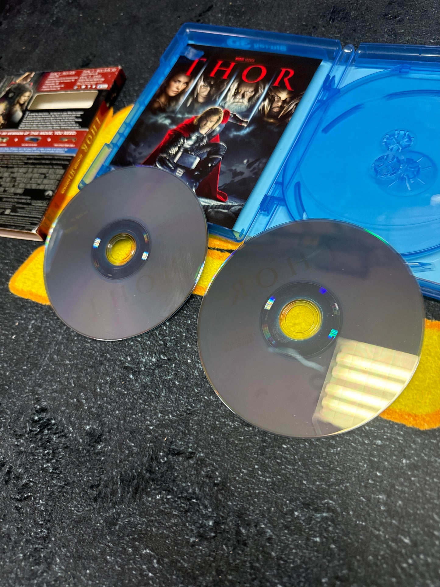 Thor Limited Edition 3D Blu Ray + Blu Ray with Slip Cover (Used)