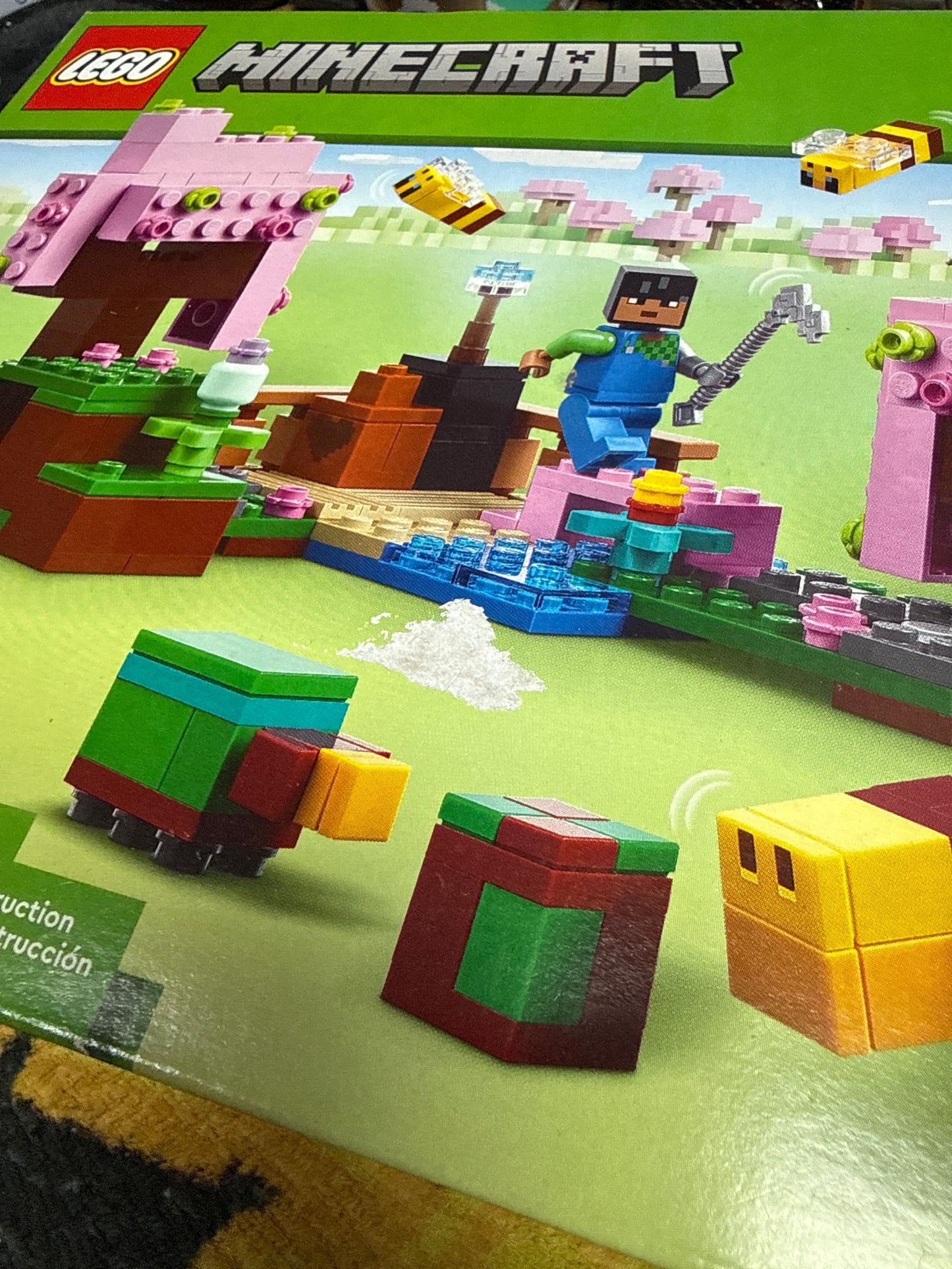 Minecraft The Cherry Blossom Garden Lego 21260 (New)