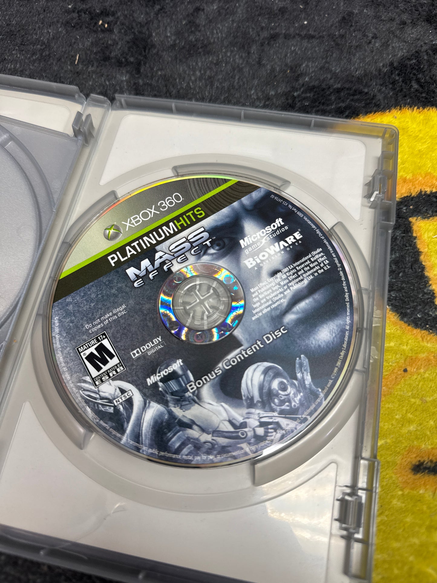 Mass Effect Platinum Hits for Microsoft Xbox 360 (Used) with Inserts