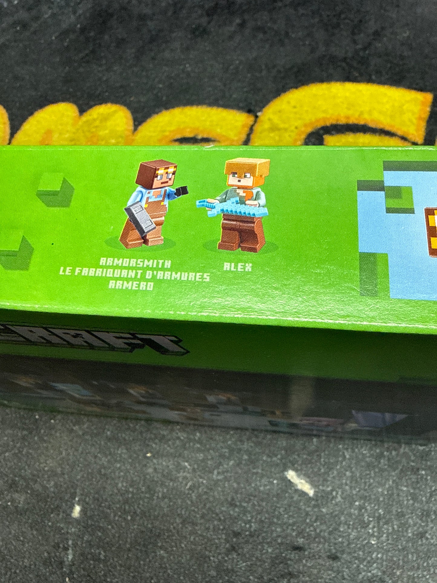 Minecraft The Armory Lego 21252 (New)