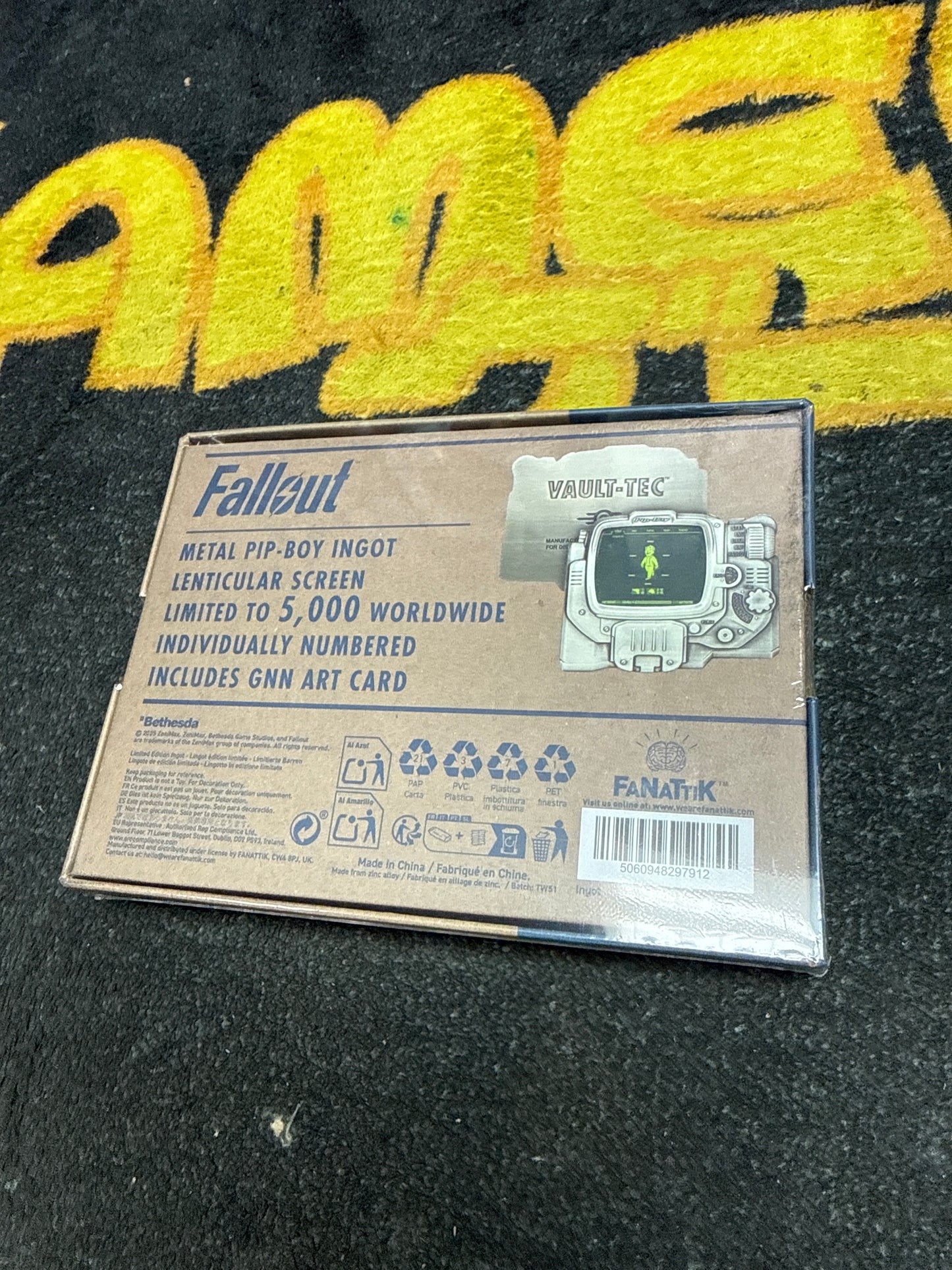 Fallout Pip-Boy 3000 Mark IV Limited Edition Lenticular Ingot (New)