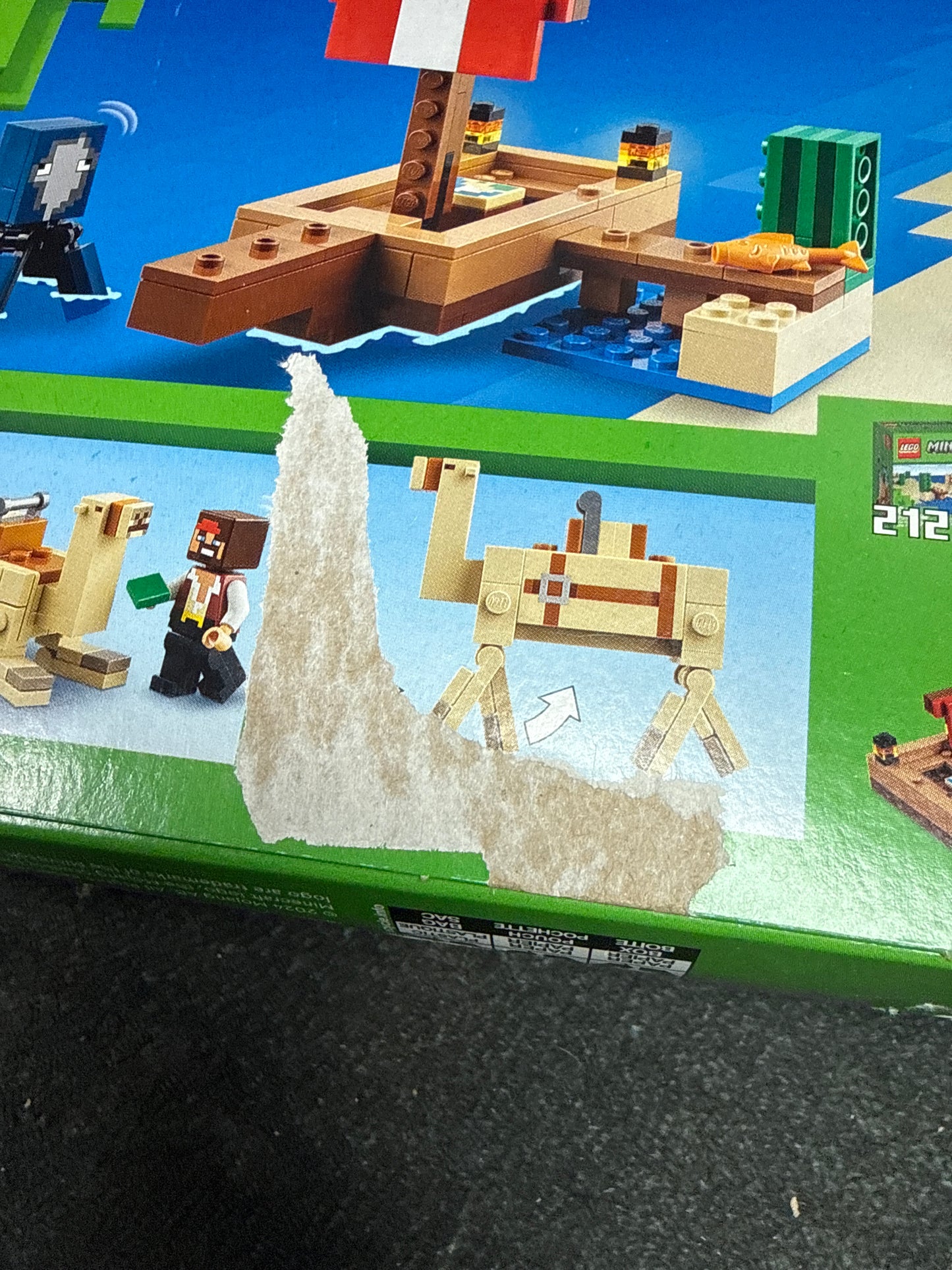 Minecraft The Pirate Ship Voyage Lego 21259 (New)