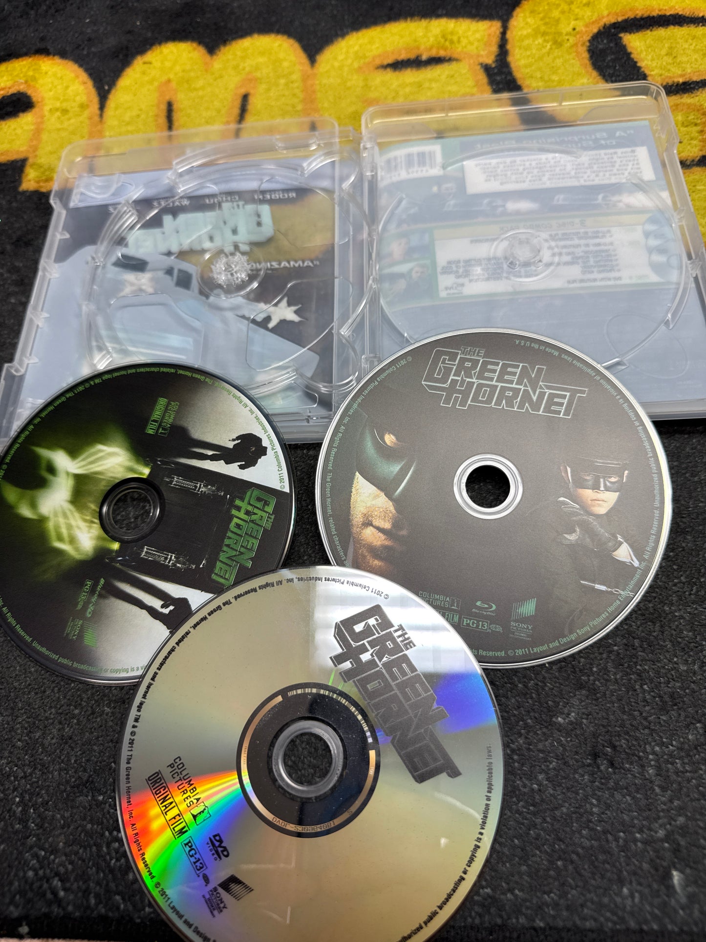 The Green Hornet 3D Blu Ray + Blu Ray + DVD (Used)