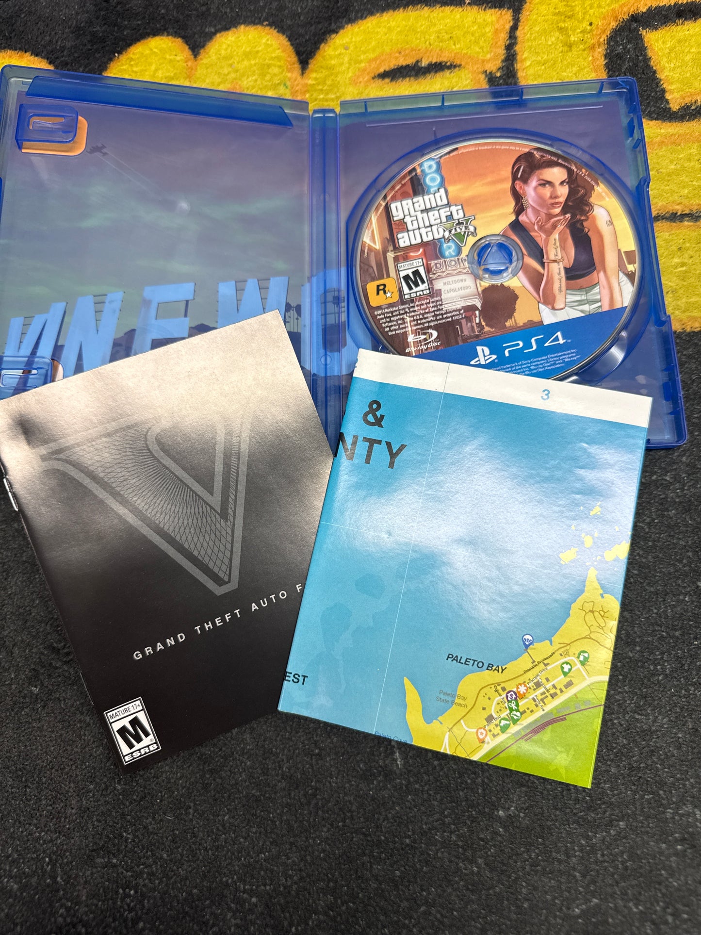 Grand Theft Auto V with Map for Sony PlayStation 4 (Used)