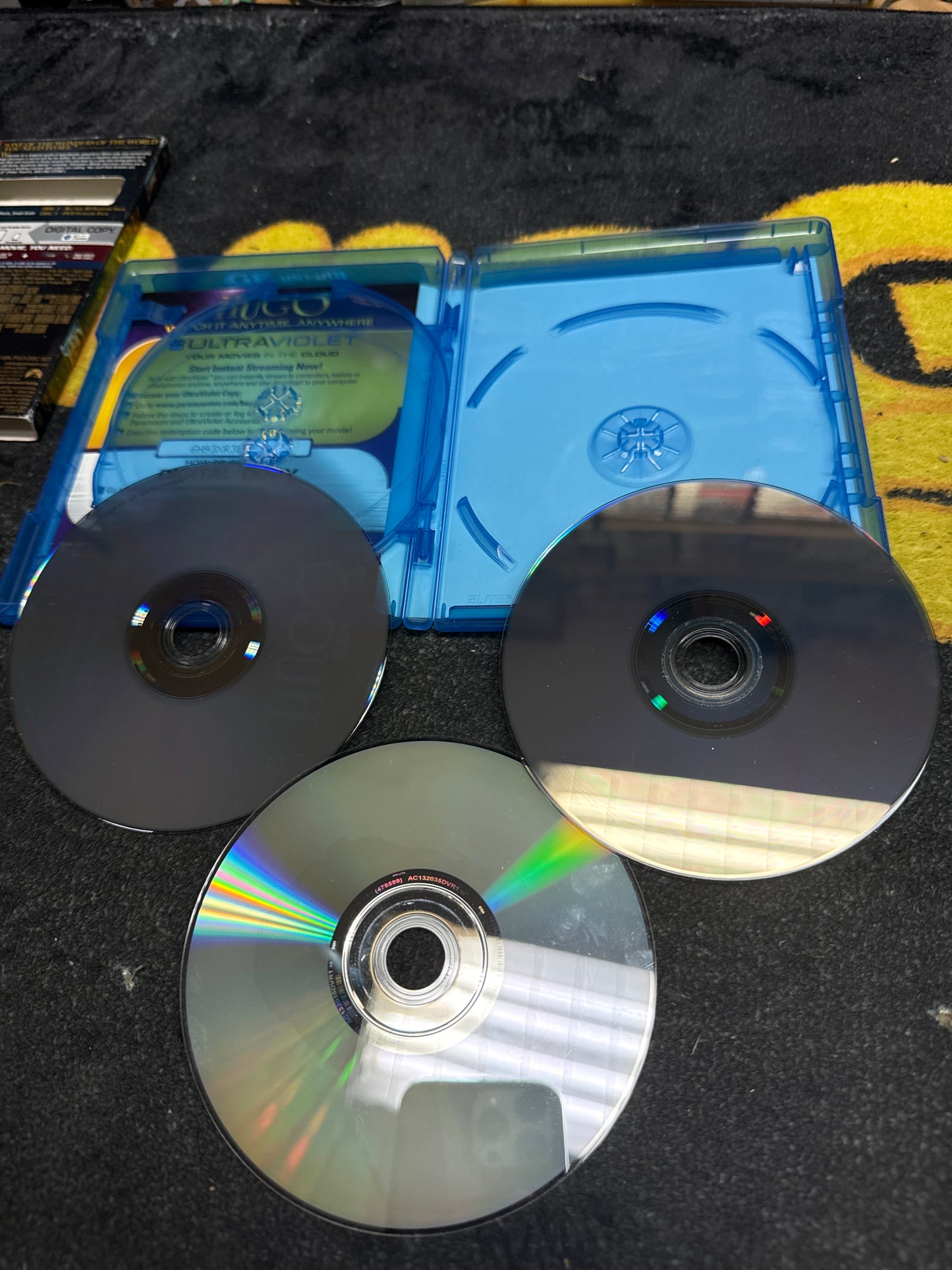 Hugo 3D Blu Ray + Blu Ray + DVD with Slip Case (Used)