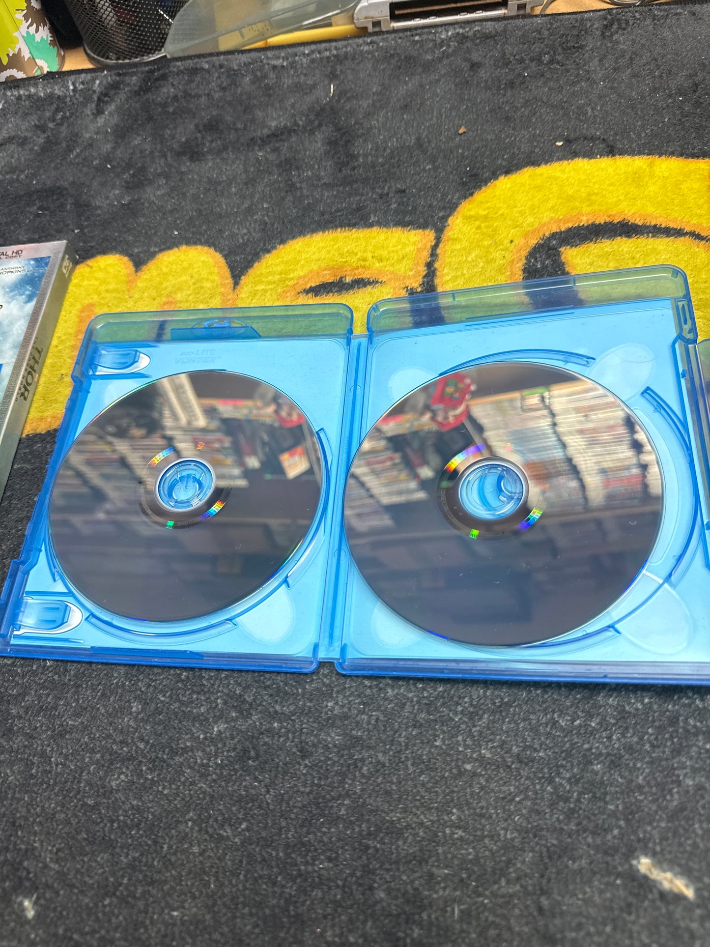 Thor The Dark World 3D Blu Ray + Blu Ray with Slip Cover (Used)