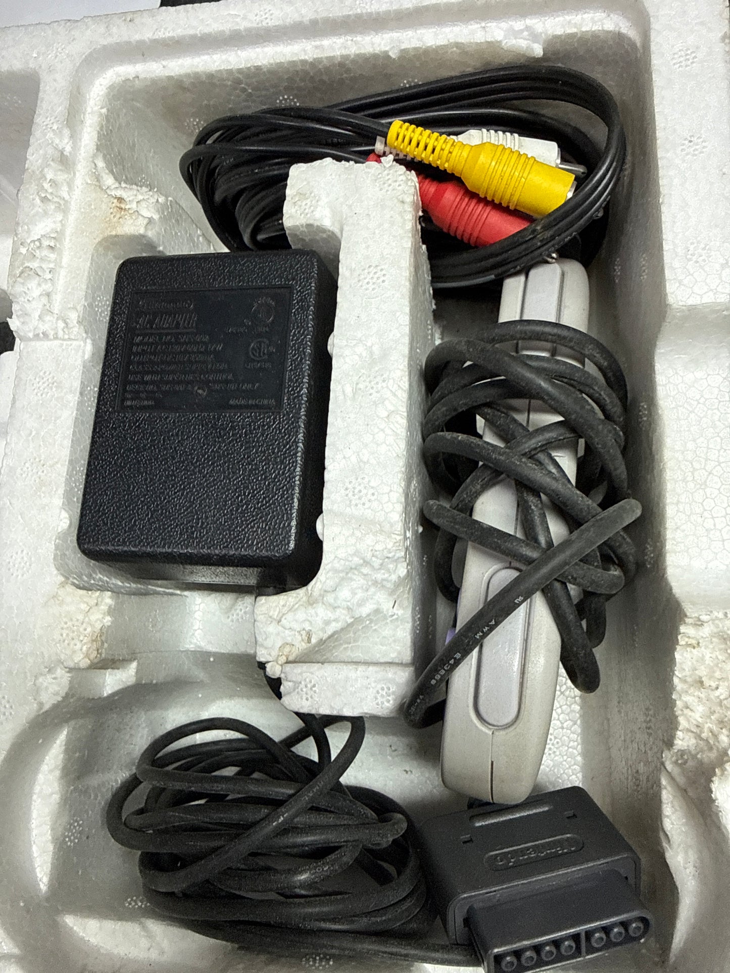 Super Nintendo (Junior) System with Box, Instructions - Tested (Used)