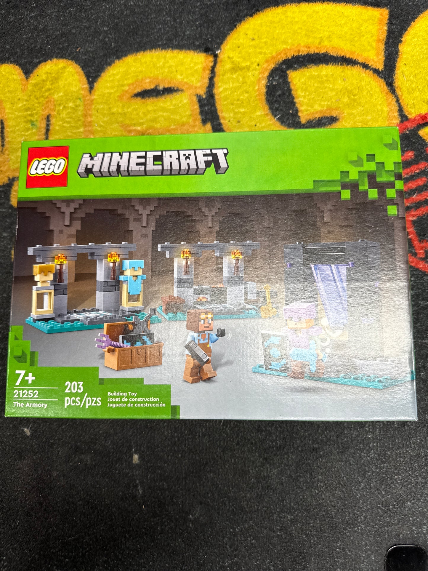 Minecraft The Armory Lego 21252 (New)