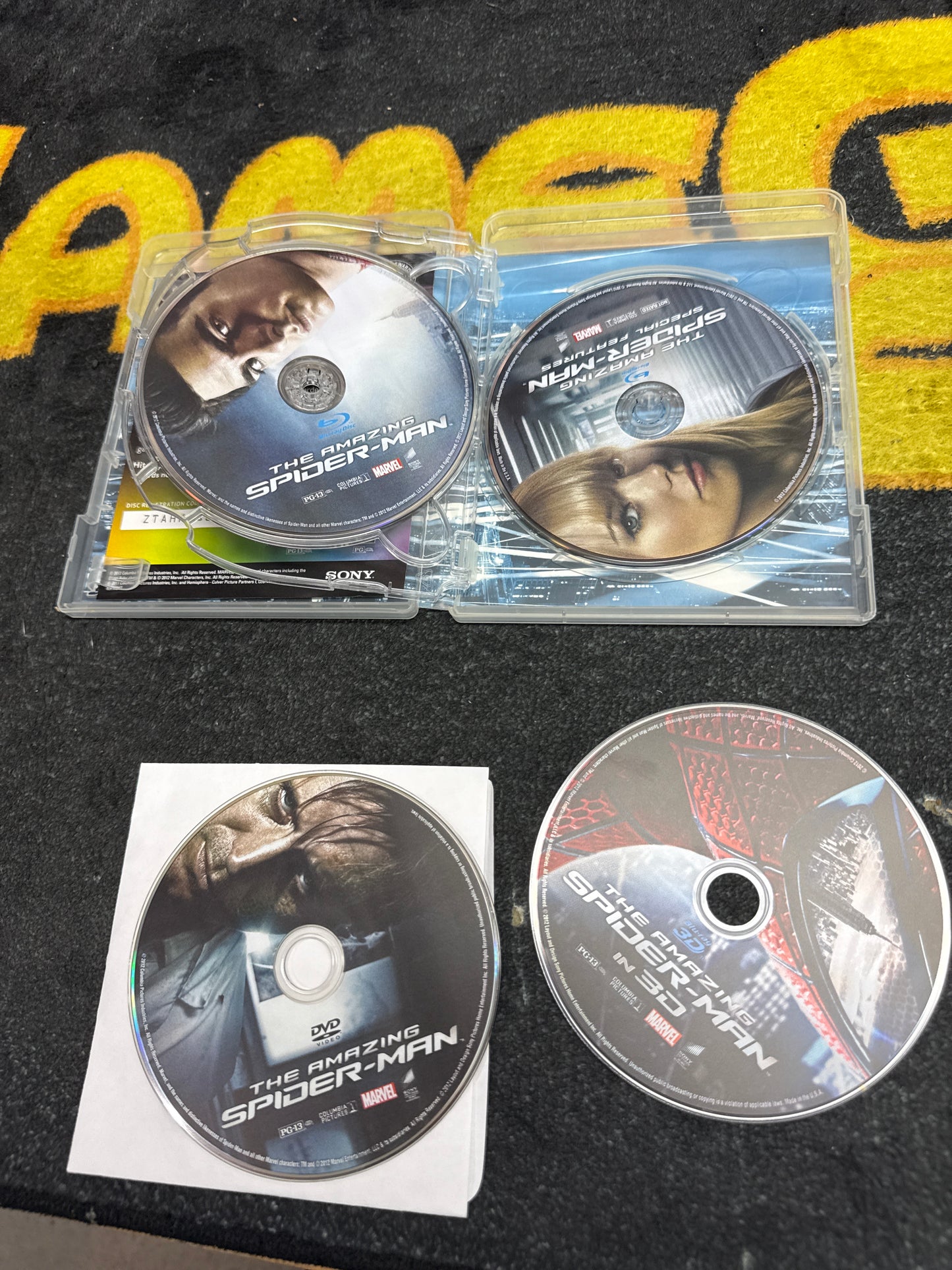 The Amazing Spider-Man 3D Blu Ray + Blu Ray + DVD (Used)