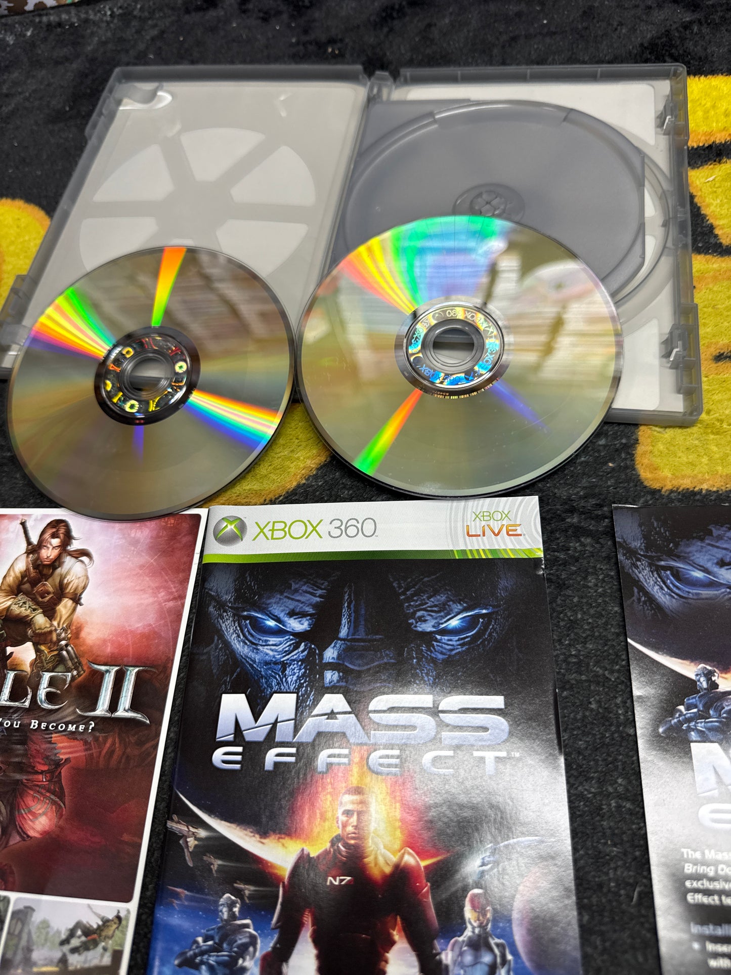 Mass Effect Platinum Hits for Microsoft Xbox 360 (Used) with Inserts