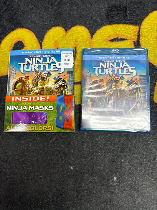 Teenage Mutant Ninja Turtles Blu Ray + DVD with Reversible Ninja Masks / Slip Cover (New)