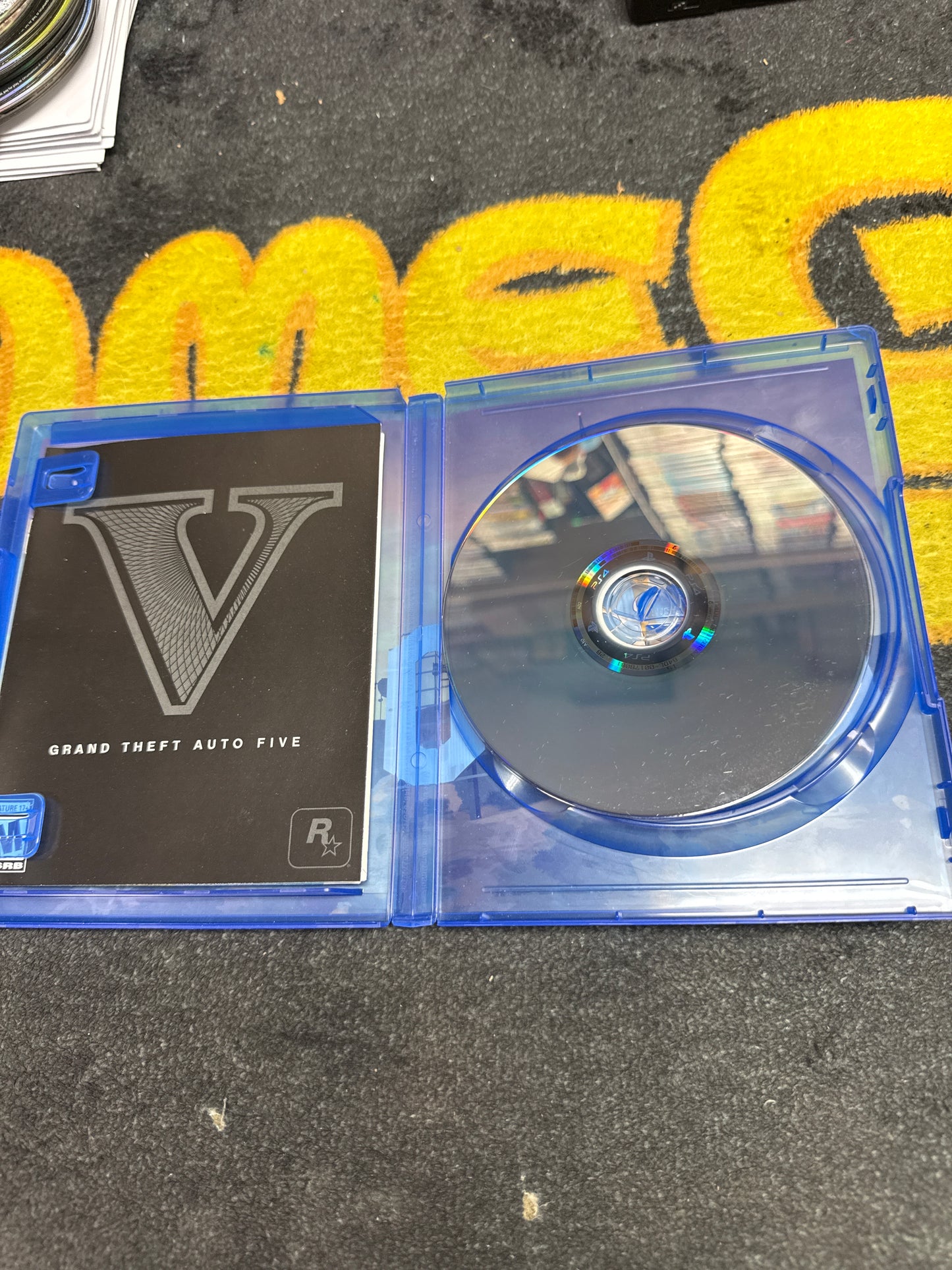 Grand Theft Auto V with Map for Sony PlayStation 4 (Used)