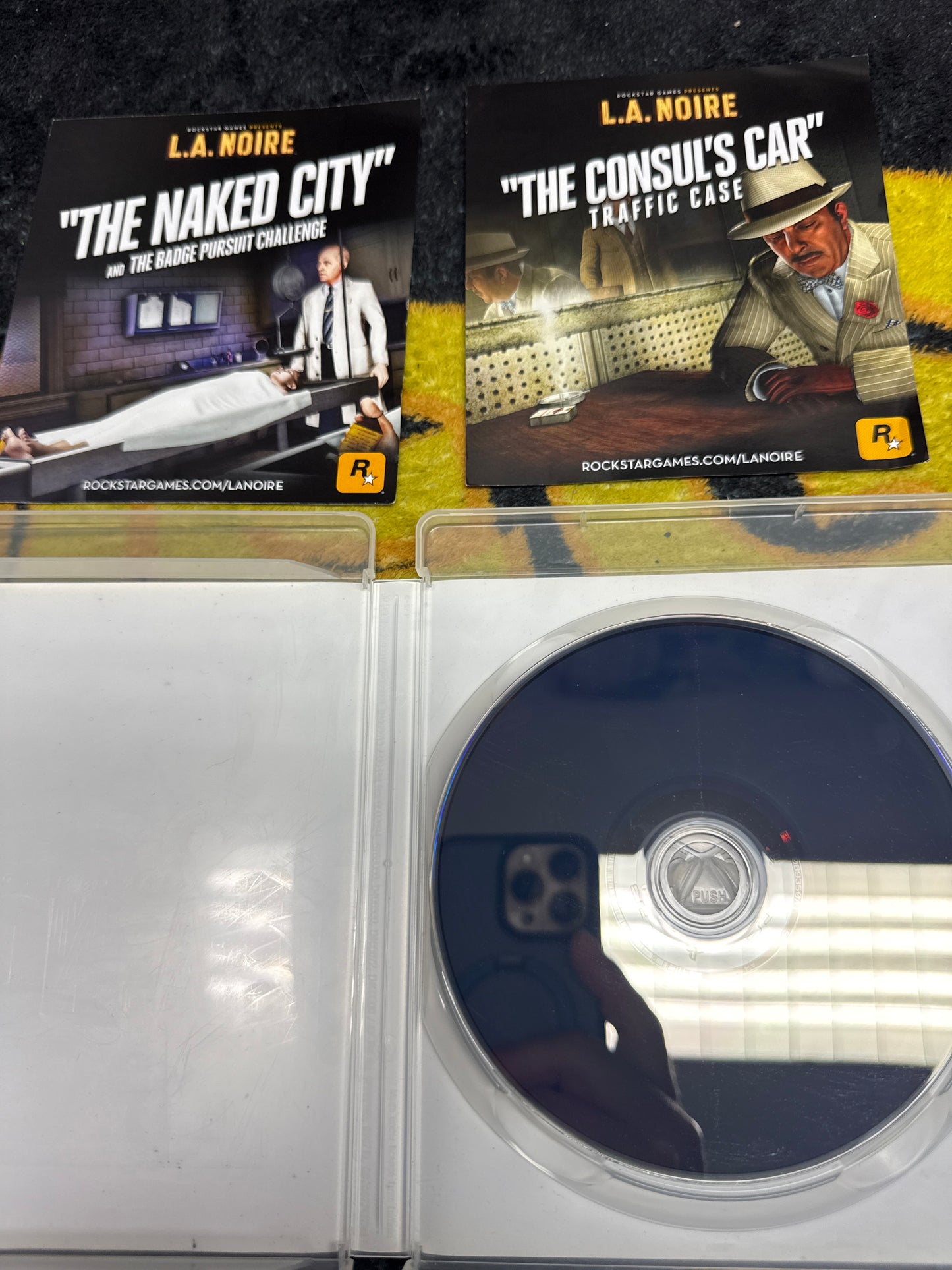 L.A. Noire with Badge Pursuit Challenge (EB Preorder Exclusive) for Sony Playstation 3 (Used)