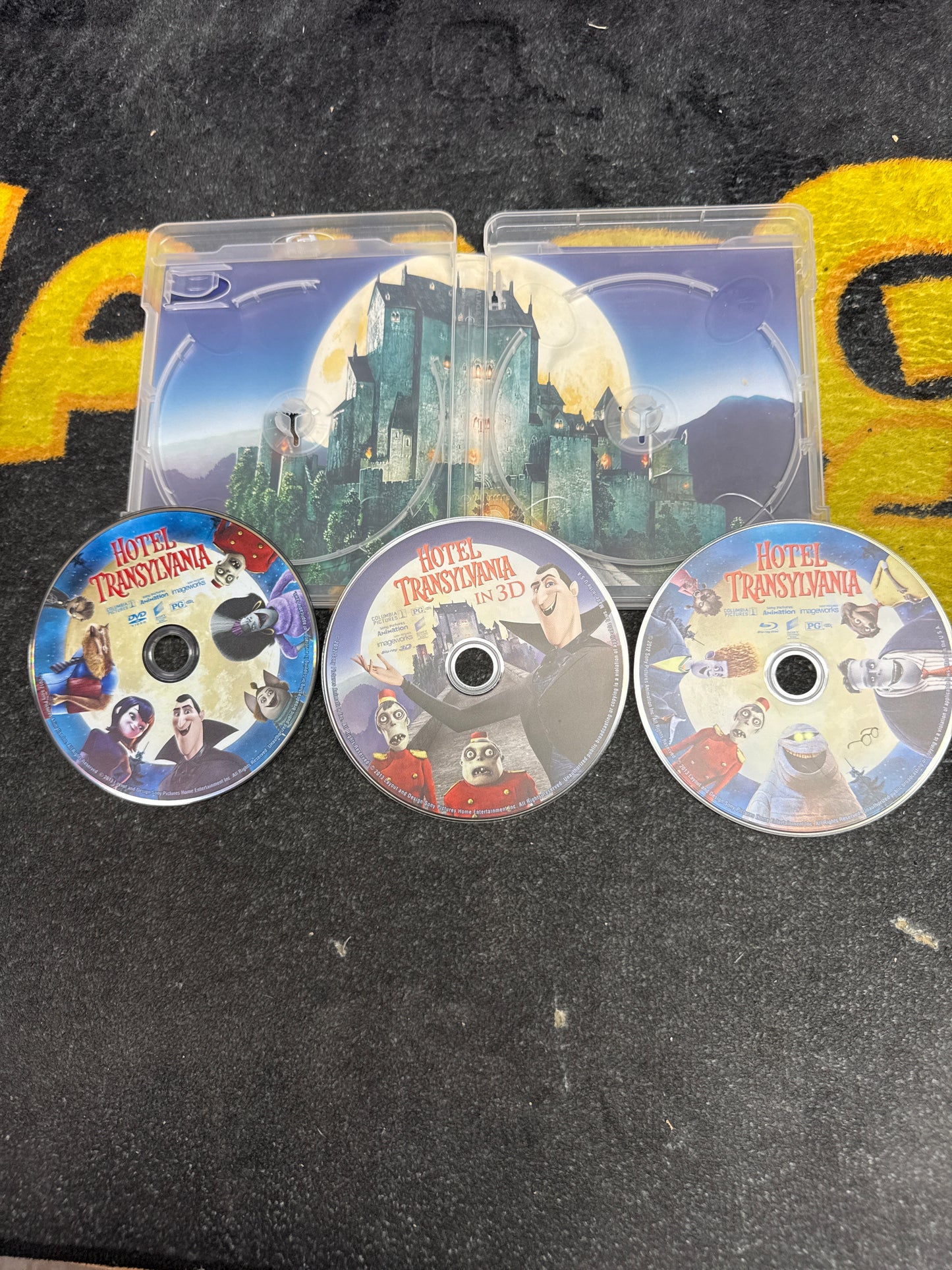 Hotel Transylvania 3D Blu Ray Blu Ray + DVD (Used)