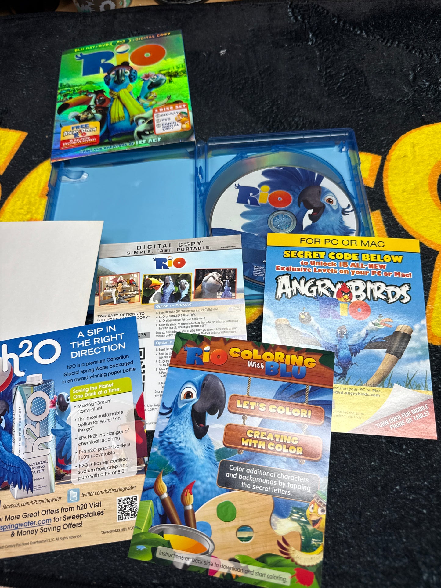 Rio Blu Ray + DVD with Slip Cover (Used)