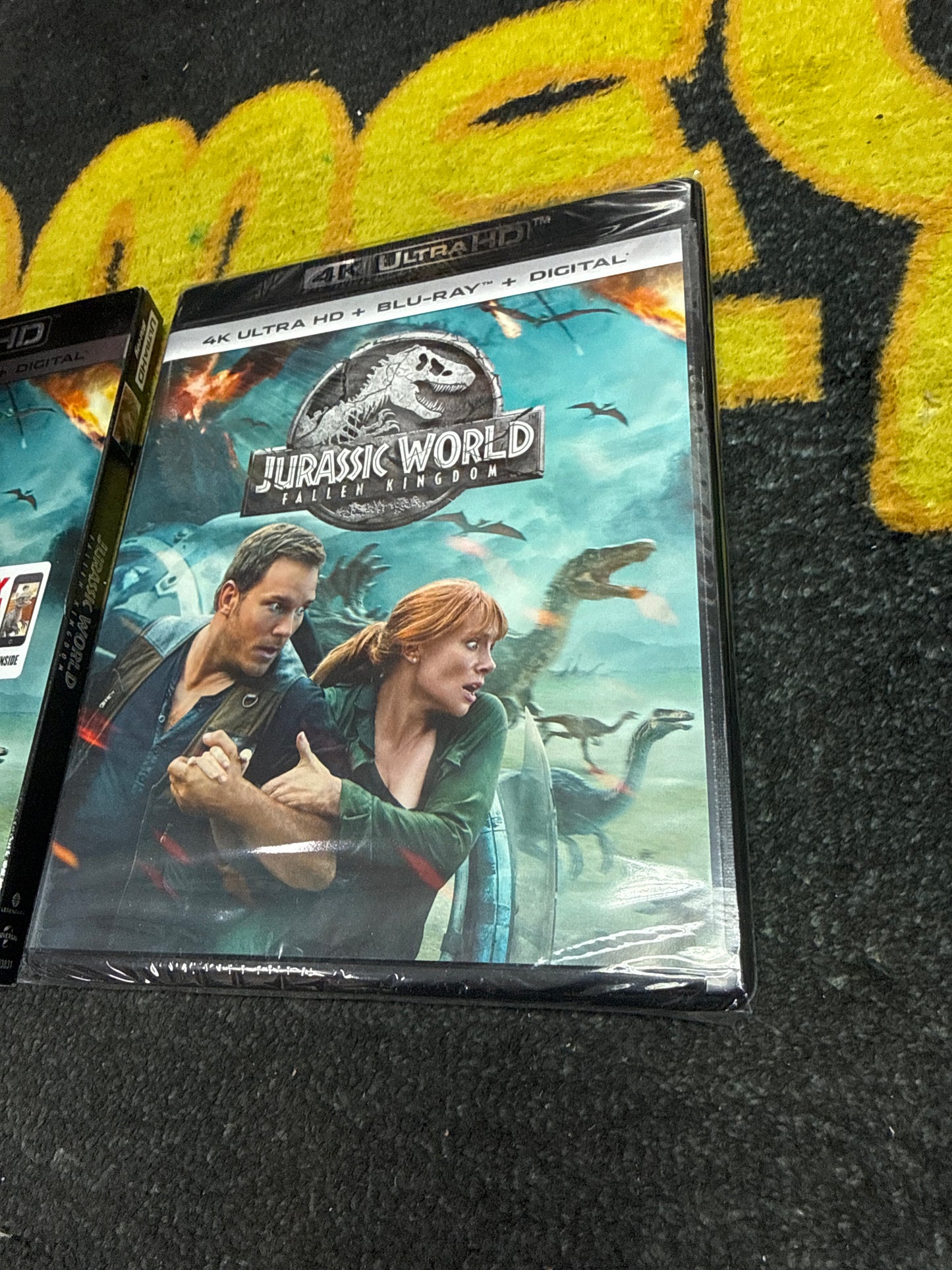 Jurassic World 4K + Blu Ray with Slip Cover (New)