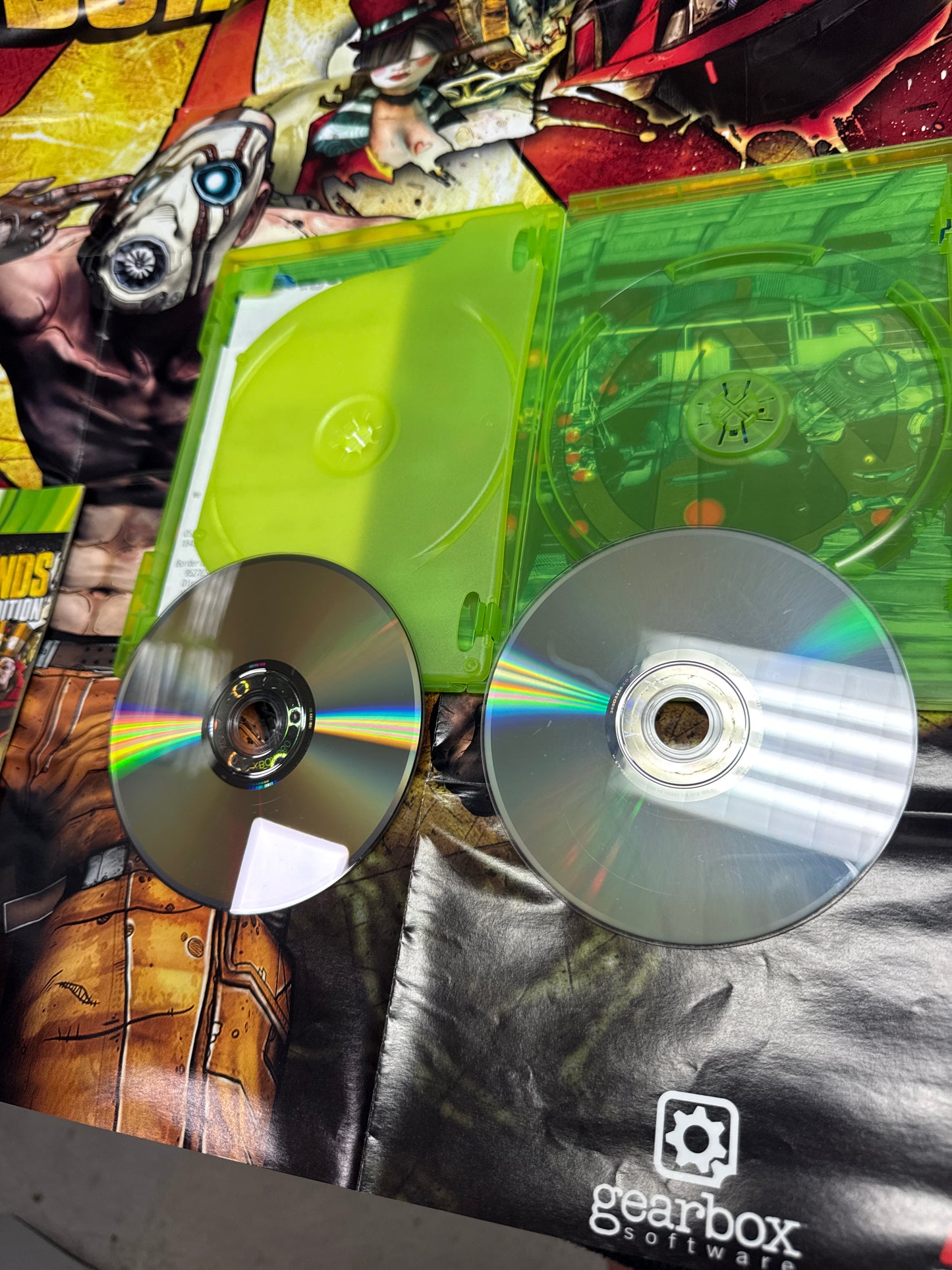 Borderlands Game of the Year Edition with Poster for Microsoft Xbox 360 (Used)