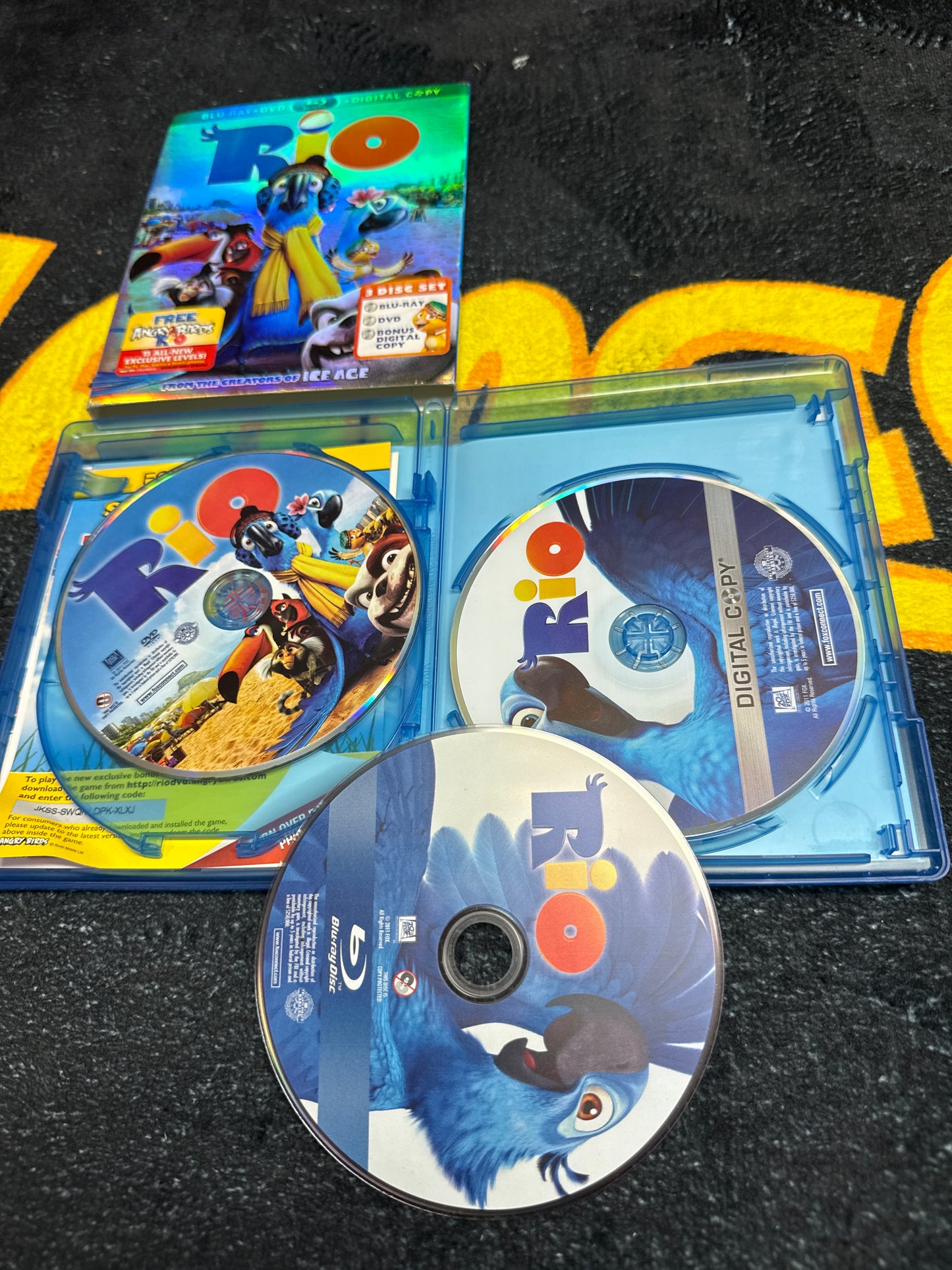 Rio Blu Ray + DVD with Slip Cover (Used)