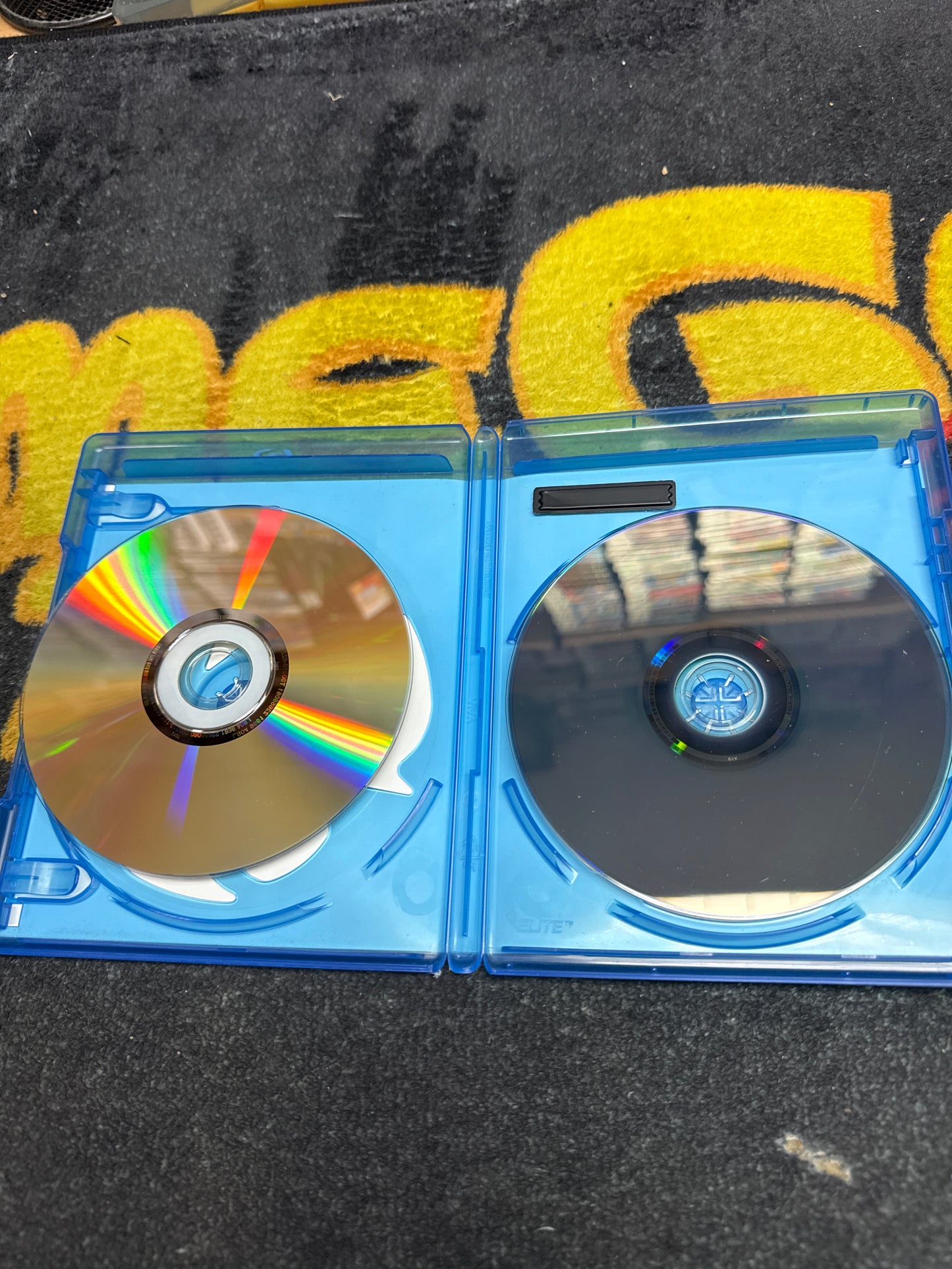 Avatar Limited Edition 3D Blu Ray + Blu Ray + DVD (Used)