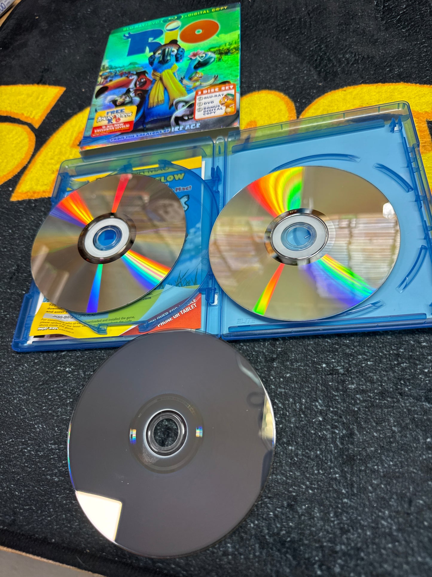Rio Blu Ray + DVD with Slip Cover (Used)
