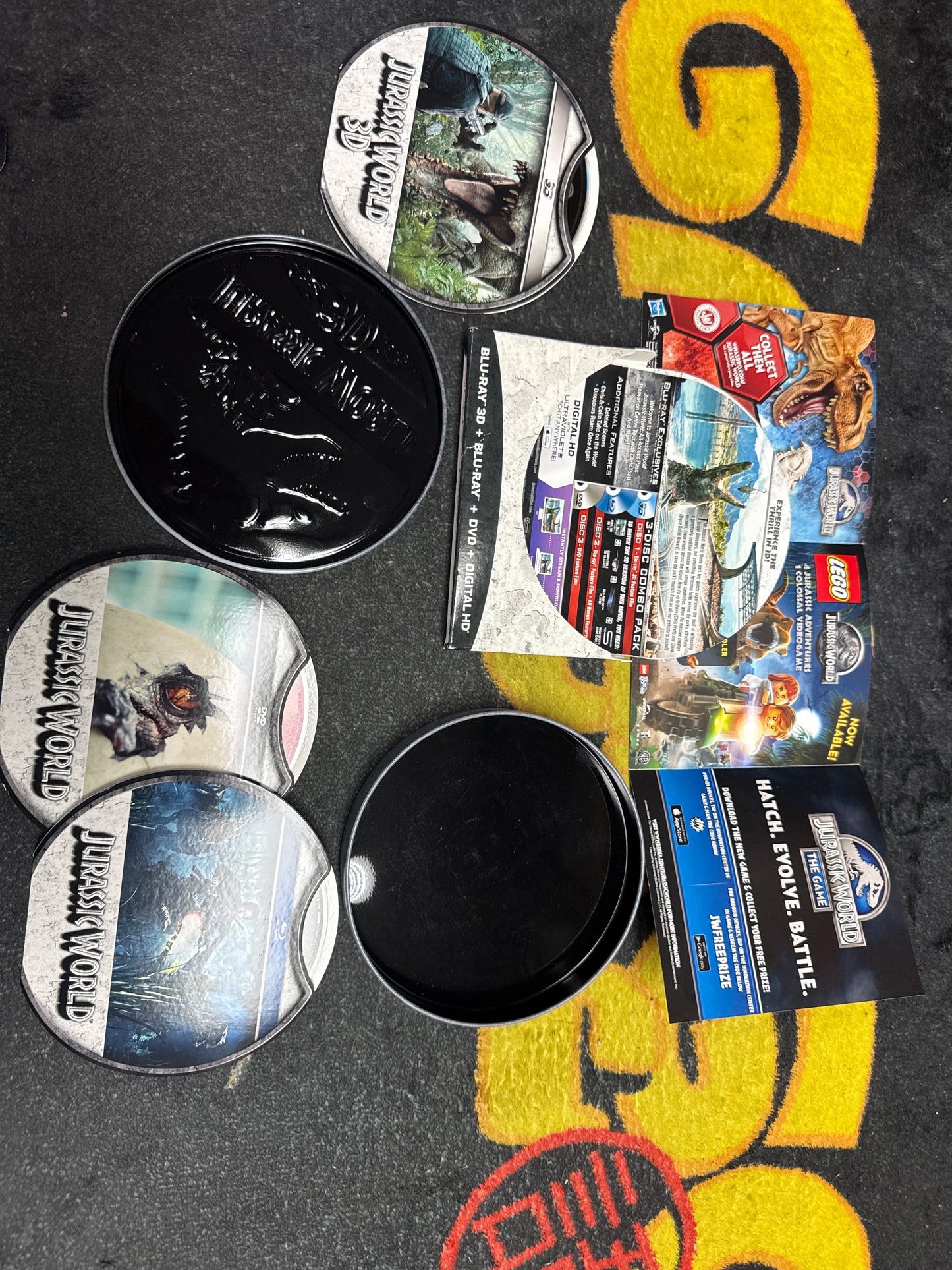 Jurassic World 3D Blu Ray + Blu Ray + DVD in Collectible Tin (Used)
