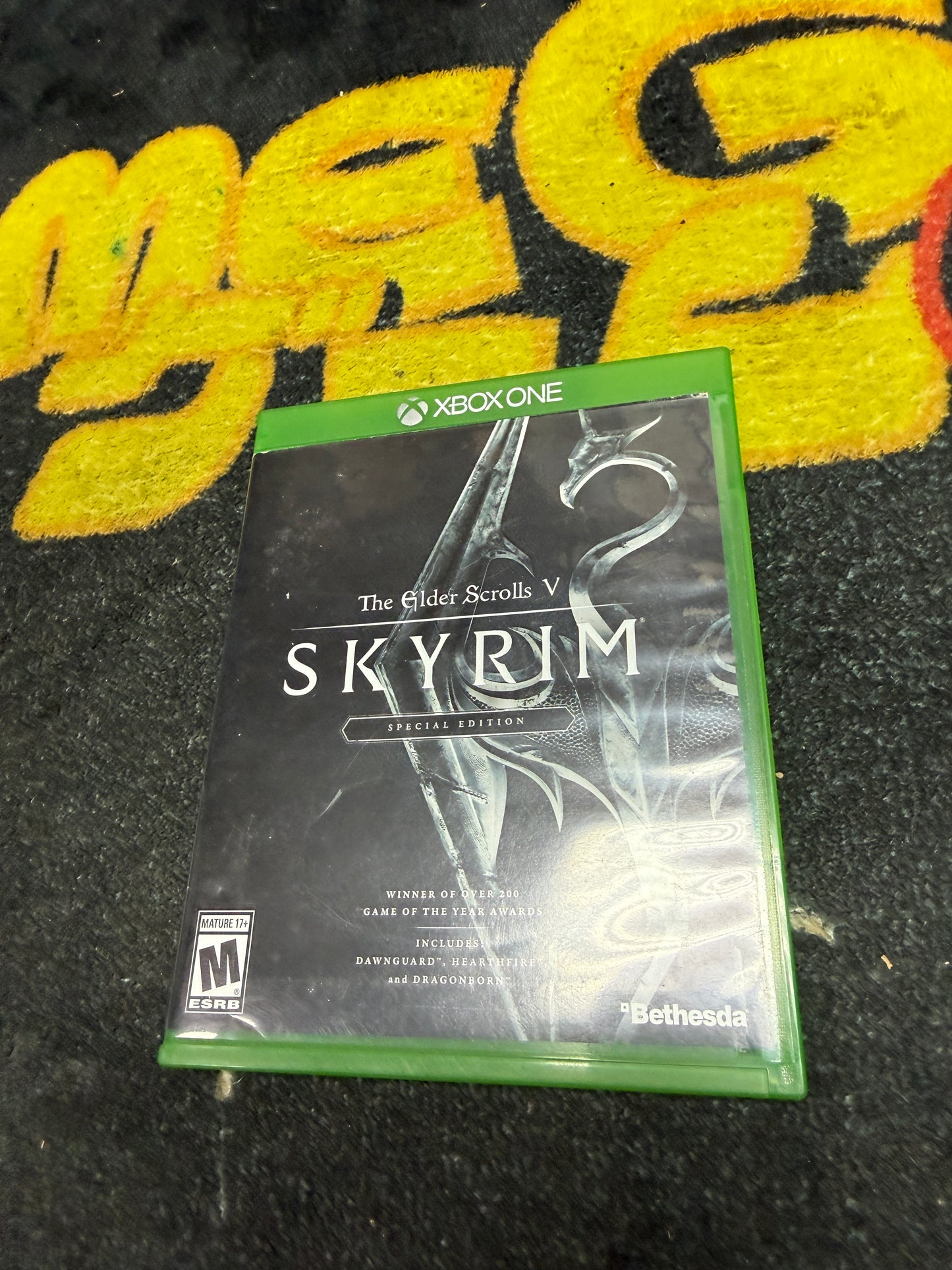 Elder Scrolls V Skyrim Special Edition with Map for Microsoft Xbox One (Used)