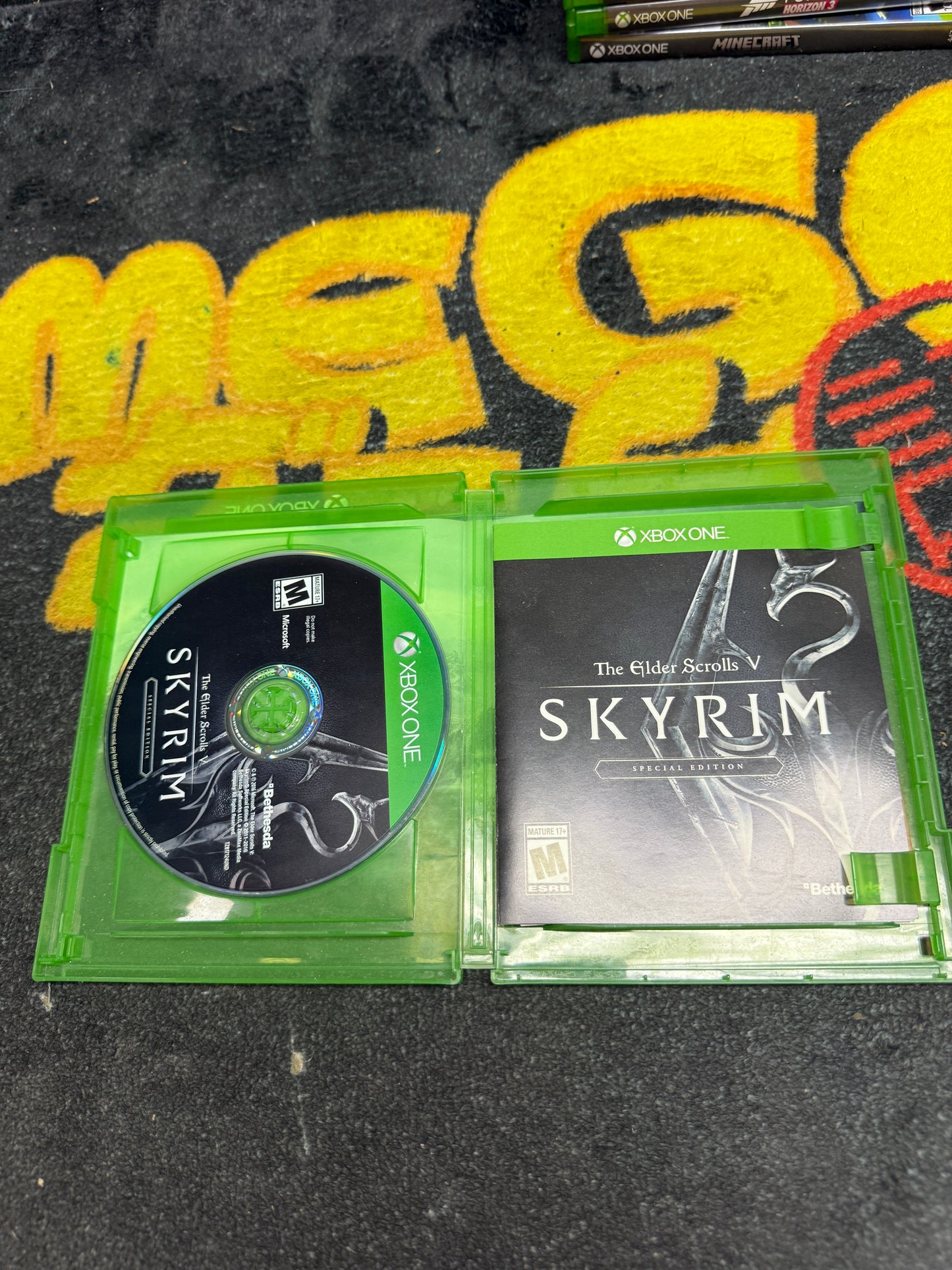 Elder Scrolls V Skyrim Special Edition with Map for Microsoft Xbox One (Used)